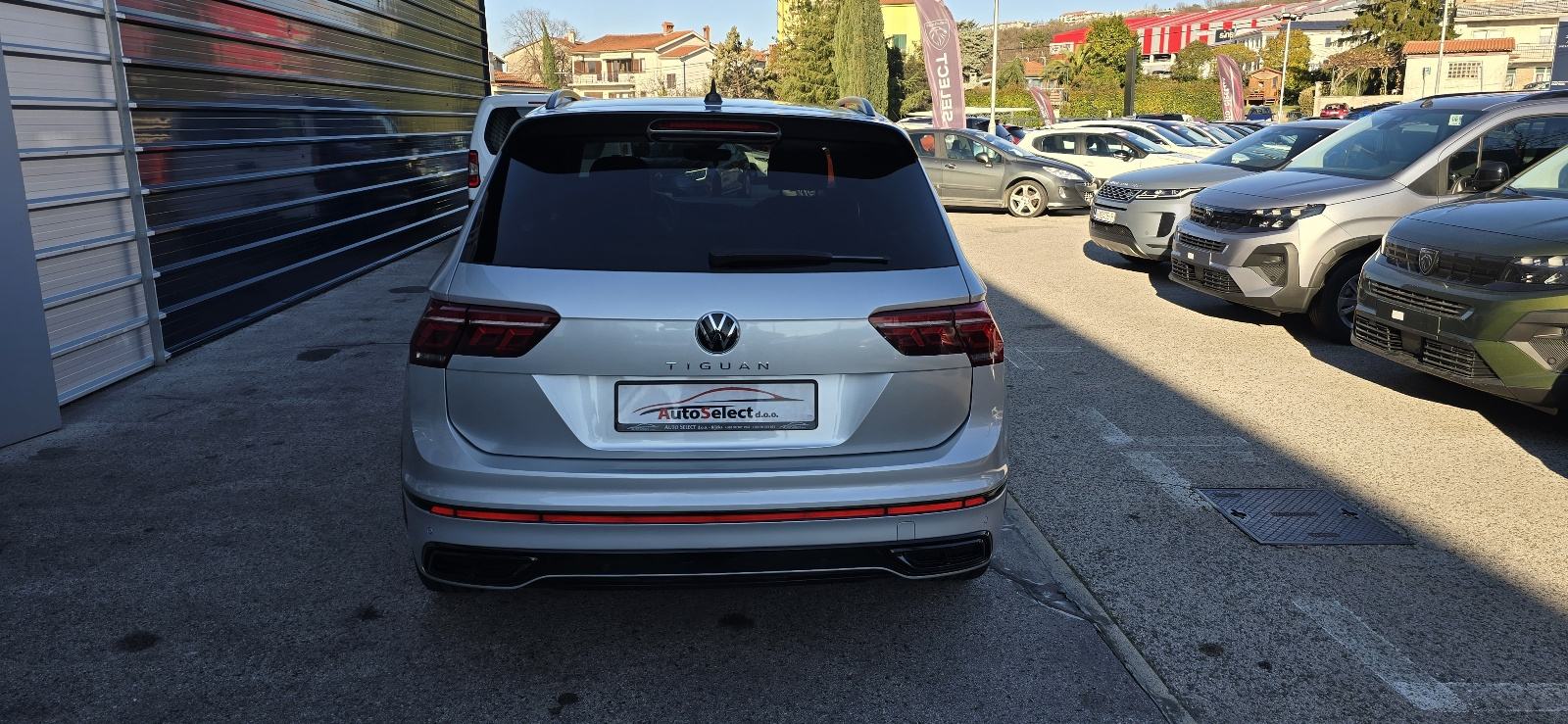 VW Tiguan 2,0 TDI DSG R LINE - 2022 - 150.000km - REG 1 GOD!, fotografija 7