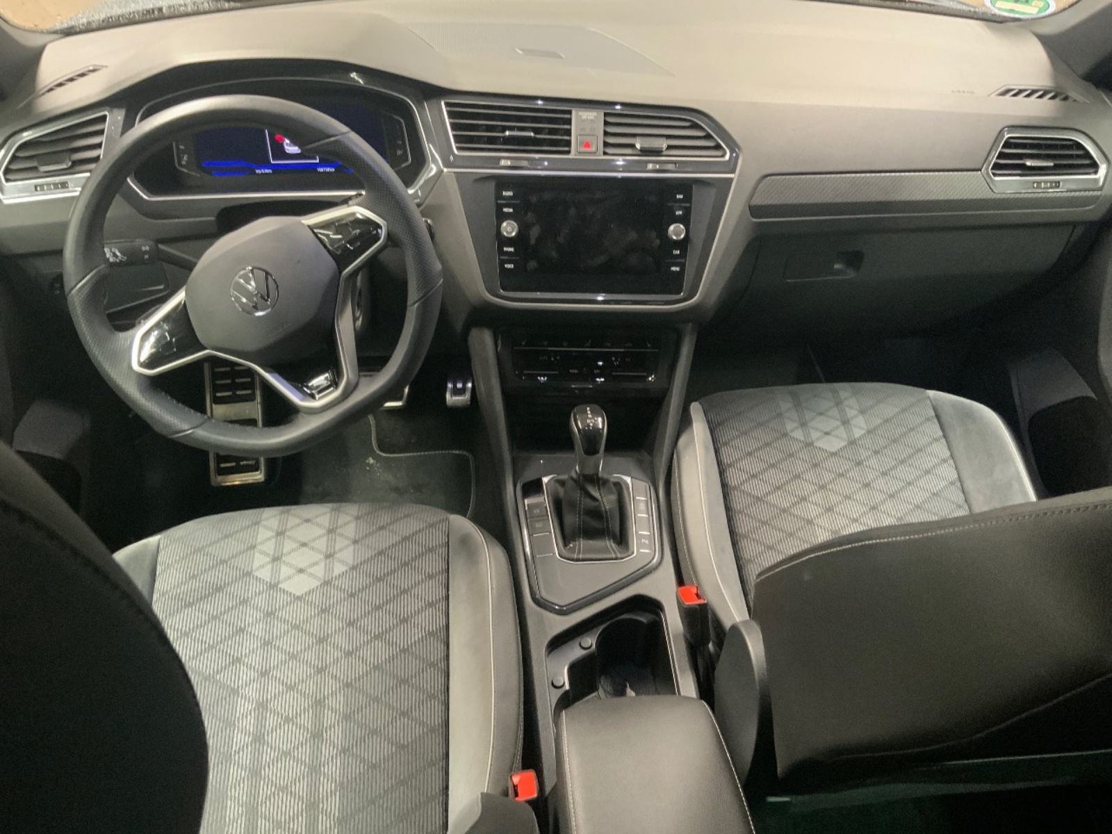 VW Tiguan 2,0 TDI DSG R - LINE ** U DOLASKU !!, fotografija 5