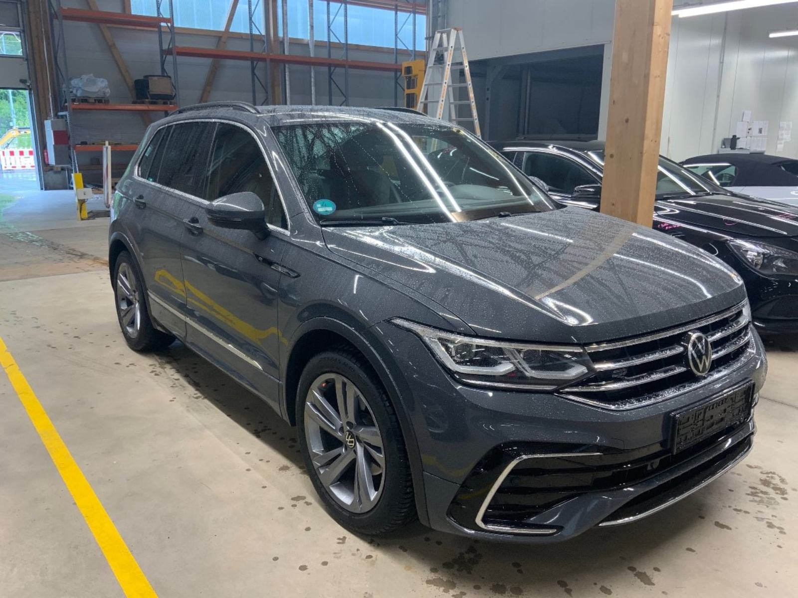 VW Tiguan 2,0 TDI DSG R - LINE ** U DOLASKU !!, fotografija 2