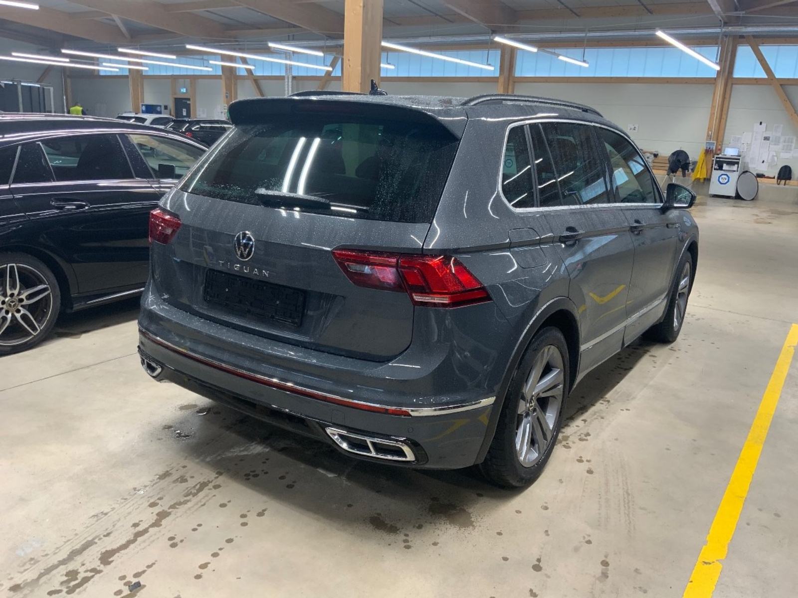 VW Tiguan 2,0 TDI DSG R - LINE ** U DOLASKU !!, fotografija 4