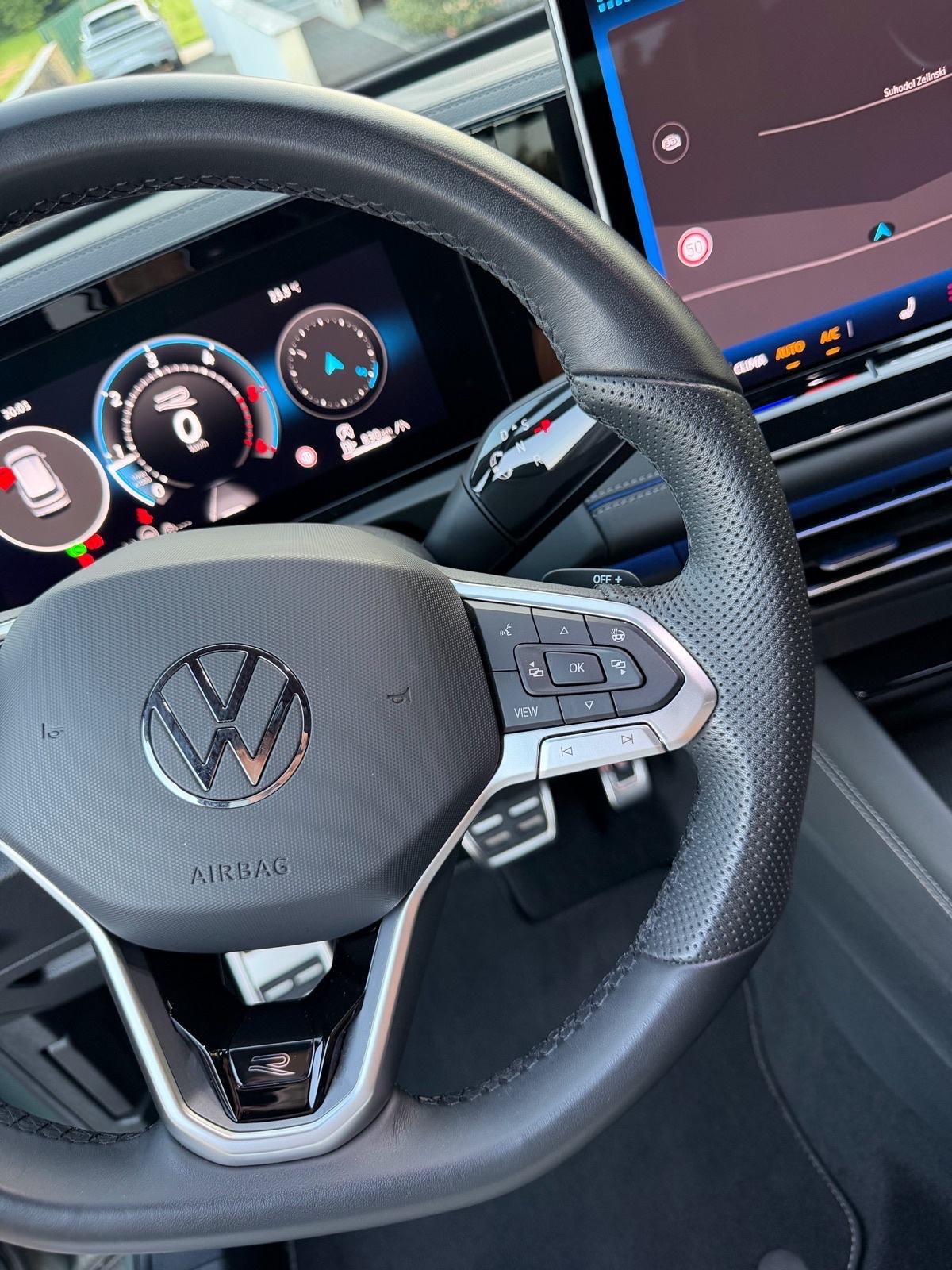 VW Tiguan 2,0 TDI DSG,R-LINE,HDMATRIX,HUD,360KAM,ALU 20,KUKA,GARANCIJA, fotografija 17