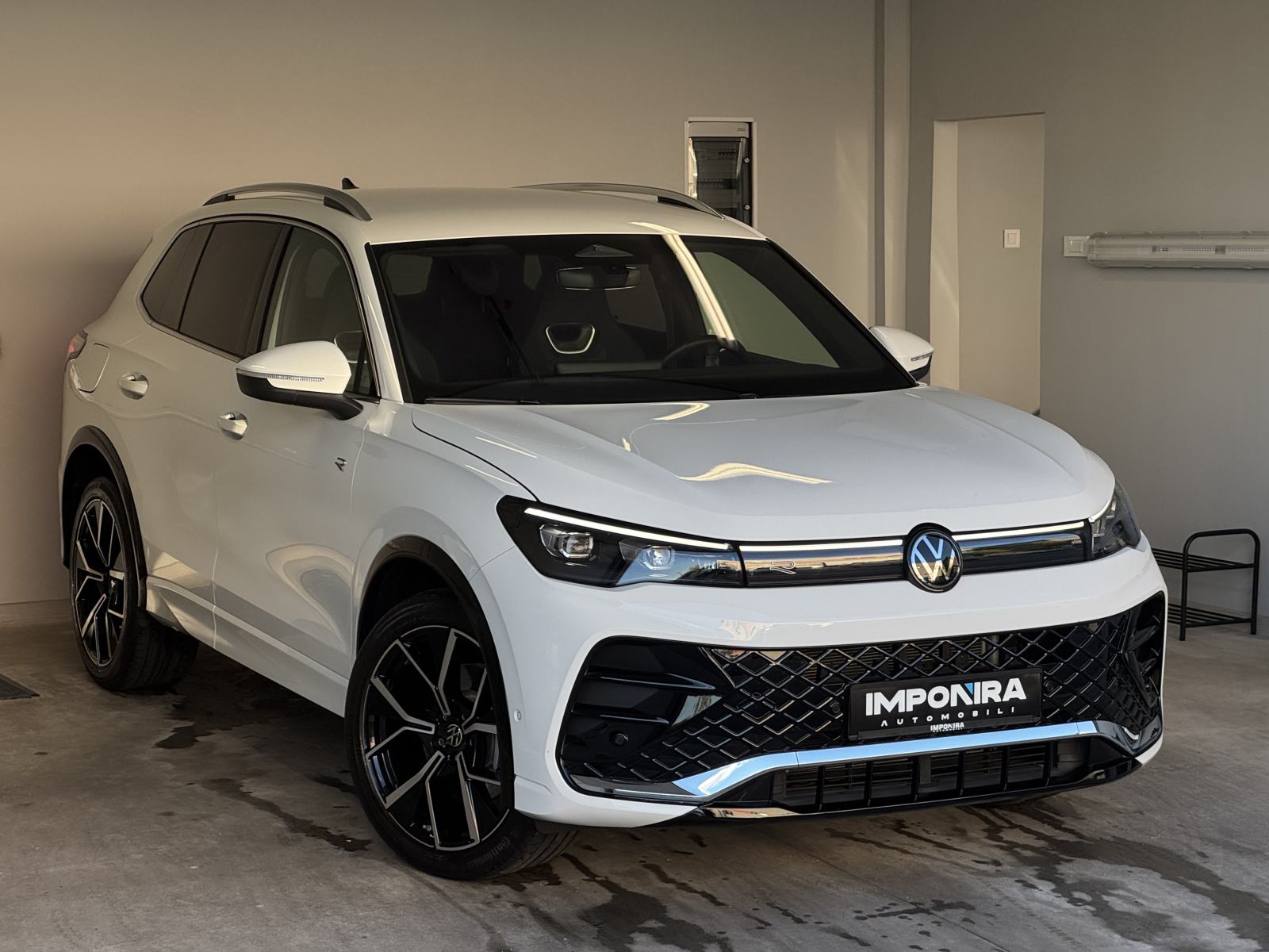 VW TIGUAN 2.0 TDI DSG R-LINE, H&K, ACC, IQ LIGHT, MASAŽA, GARANCIJA, fotografija 1