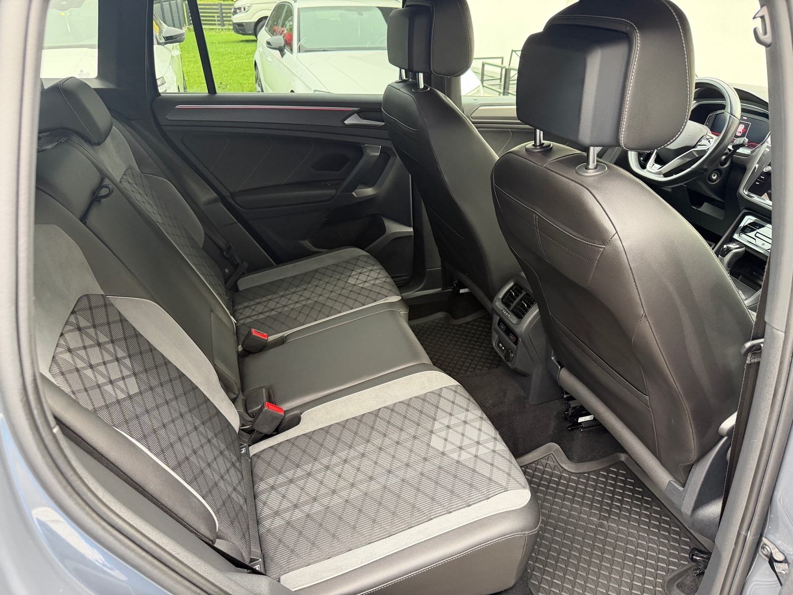 VW Tiguan 2,0 TDI DSG,R-LINE,AMBILIGHT, crni crom, Jamstvo, fotografija 9