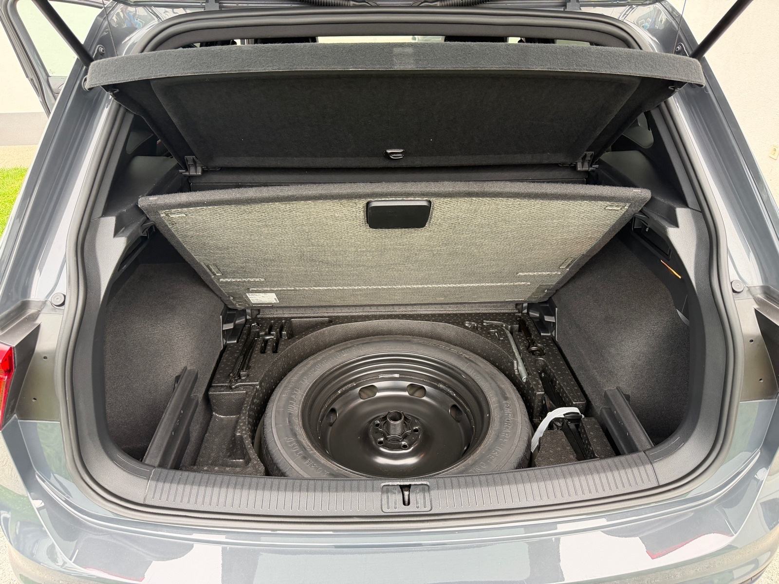 VW Tiguan 2,0 TDI DSG,R-LINE,AMBILIGHT, crni crom, Jamstvo, fotografija 12