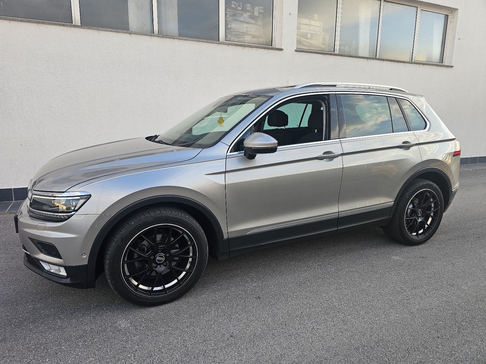 VW Tiguan 2,0 TDI, DSG, reg. do 01./27., panorama...., fotografija 3