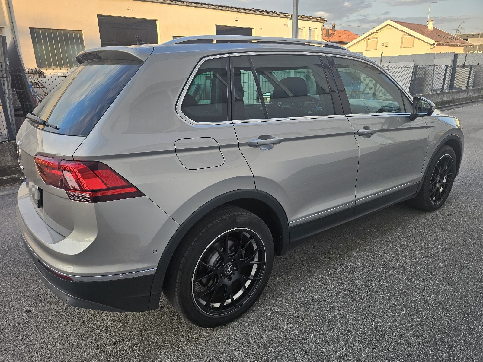 VW Tiguan 2,0 TDI, DSG, reg. do 01./27., panorama...., fotografija 9