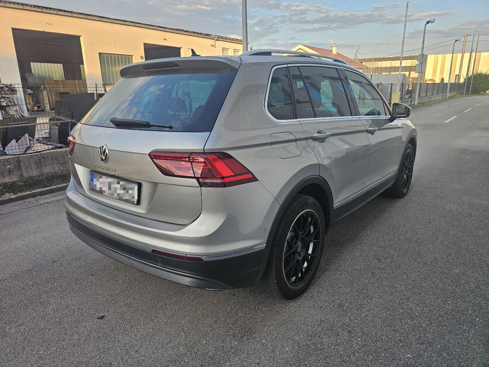 VW Tiguan 2,0 TDI, DSG, reg. do 01./27., panorama...., fotografija 8