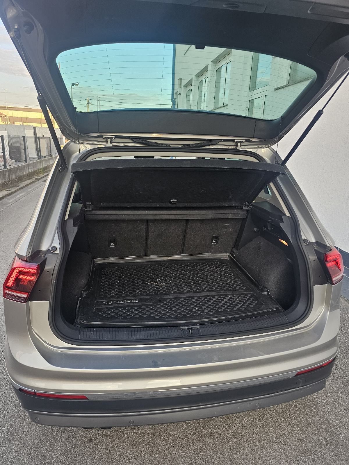 VW Tiguan 2,0 TDI, DSG, reg. do 01./27., panorama...., fotografija 19