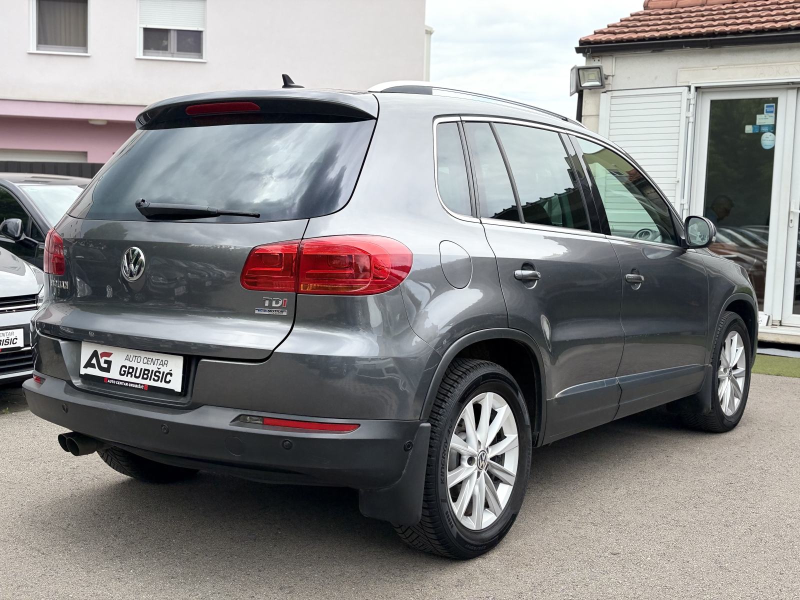 VW Tiguan 2,0 TDI Highline *Top oprema* *Servisna knjiga*, fotografija 7
