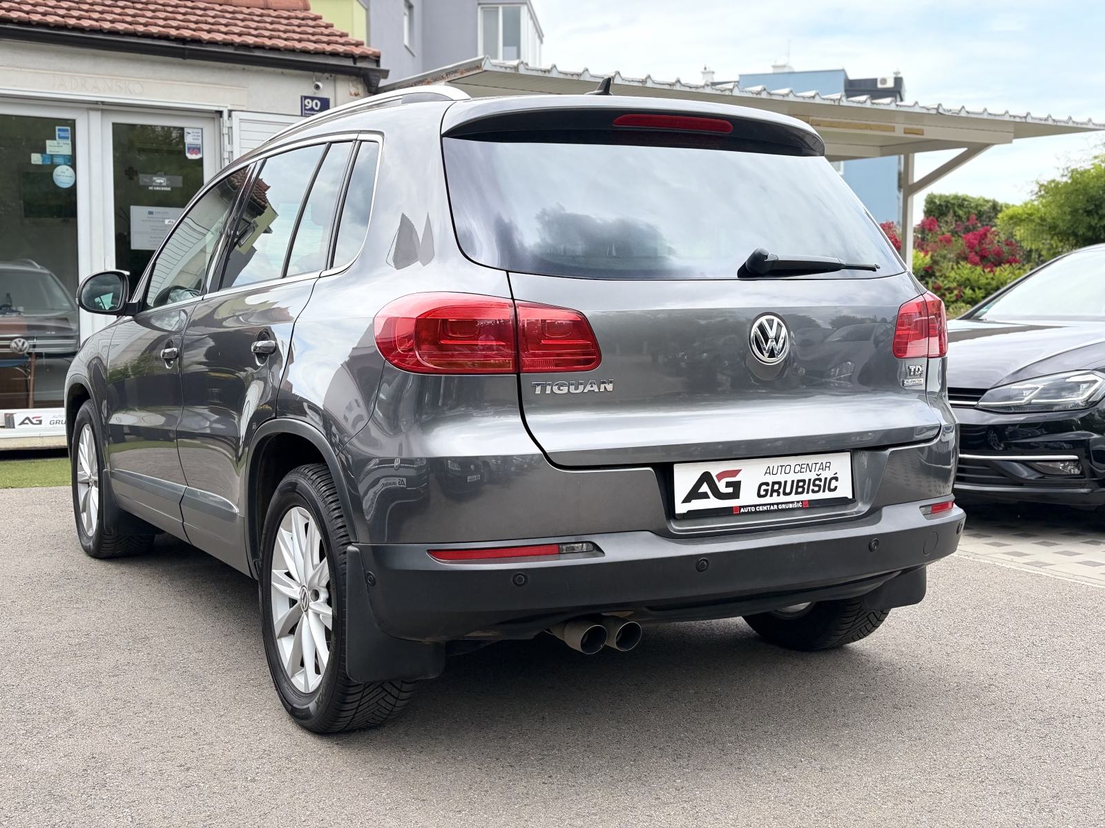 VW Tiguan 2,0 TDI Highline *Top oprema* *Servisna knjiga*, fotografija 16