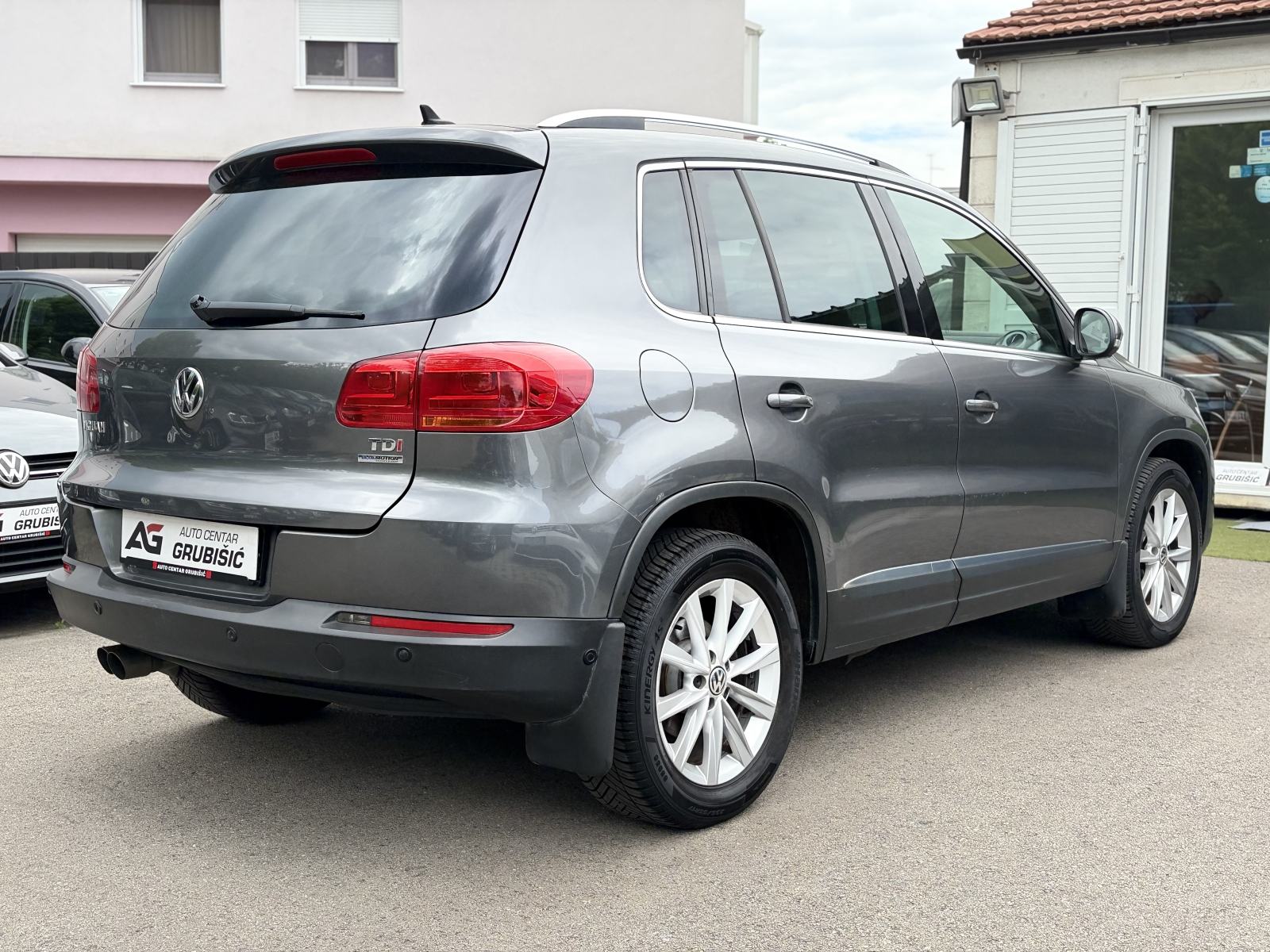 VW Tiguan 2,0 TDI Highline *Top oprema* *Servisna knjiga*, fotografija 14