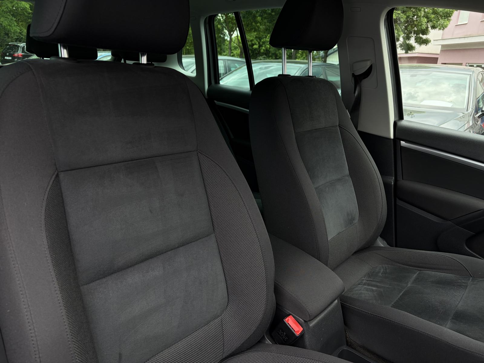 VW Tiguan 2,0 TDI Highline *Top oprema* *Servisna knjiga*, fotografija 20
