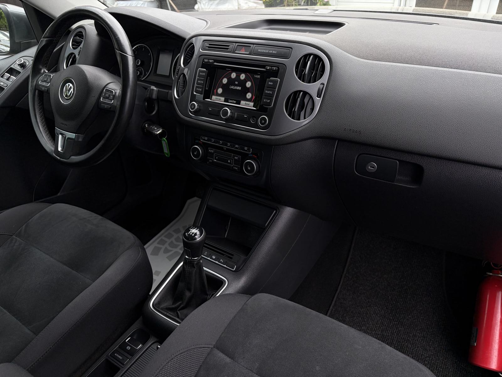 VW Tiguan 2,0 TDI Highline *Top oprema* *Servisna knjiga*, fotografija 19