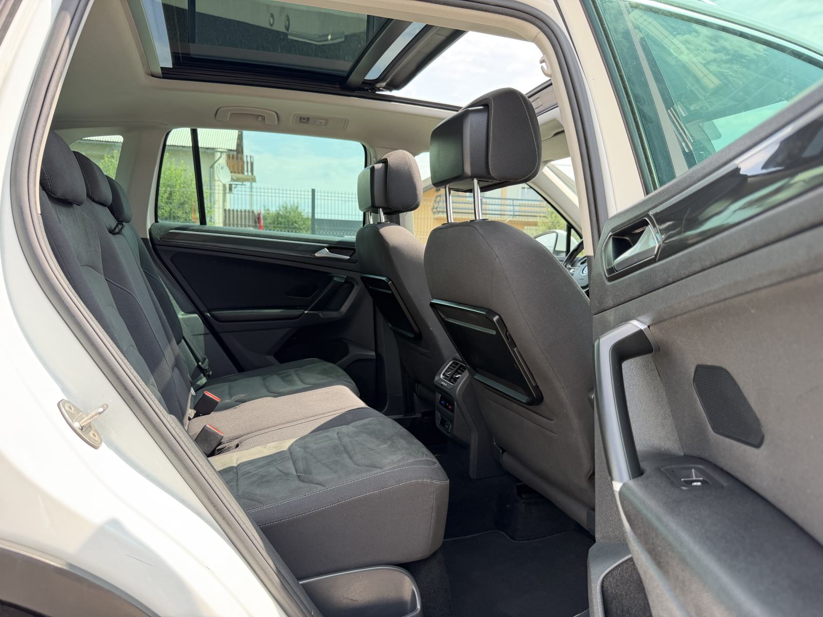 VW Tiguan 2,0 TDI Highline - VIRTUAL COCPIT - PANORAMA - GARANCIJA, fotografija 12