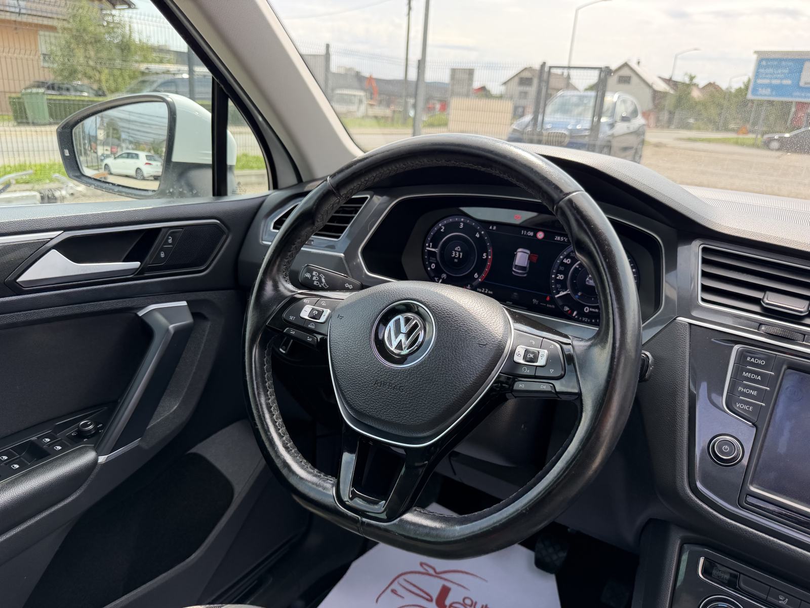 VW Tiguan 2,0 TDI Highline - VIRTUAL COCPIT - PANORAMA - GARANCIJA, fotografija 15