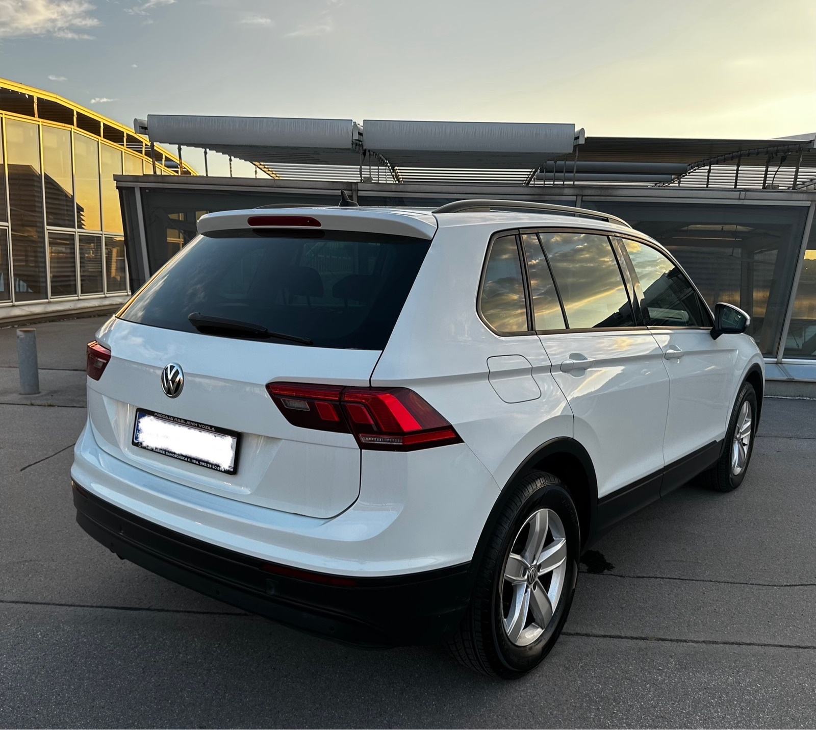 VW Tiguan 2,0 TDI*Hr.Auto*Reg.04/2027*Servisna*Veliki servis*, fotografija 8