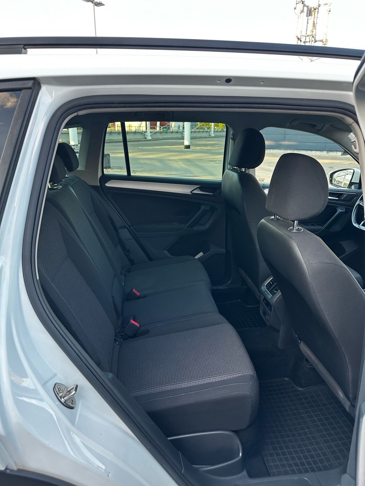 VW Tiguan 2,0 TDI*Hr.Auto*Reg.04/2027*Servisna*Veliki servis*, fotografija 11