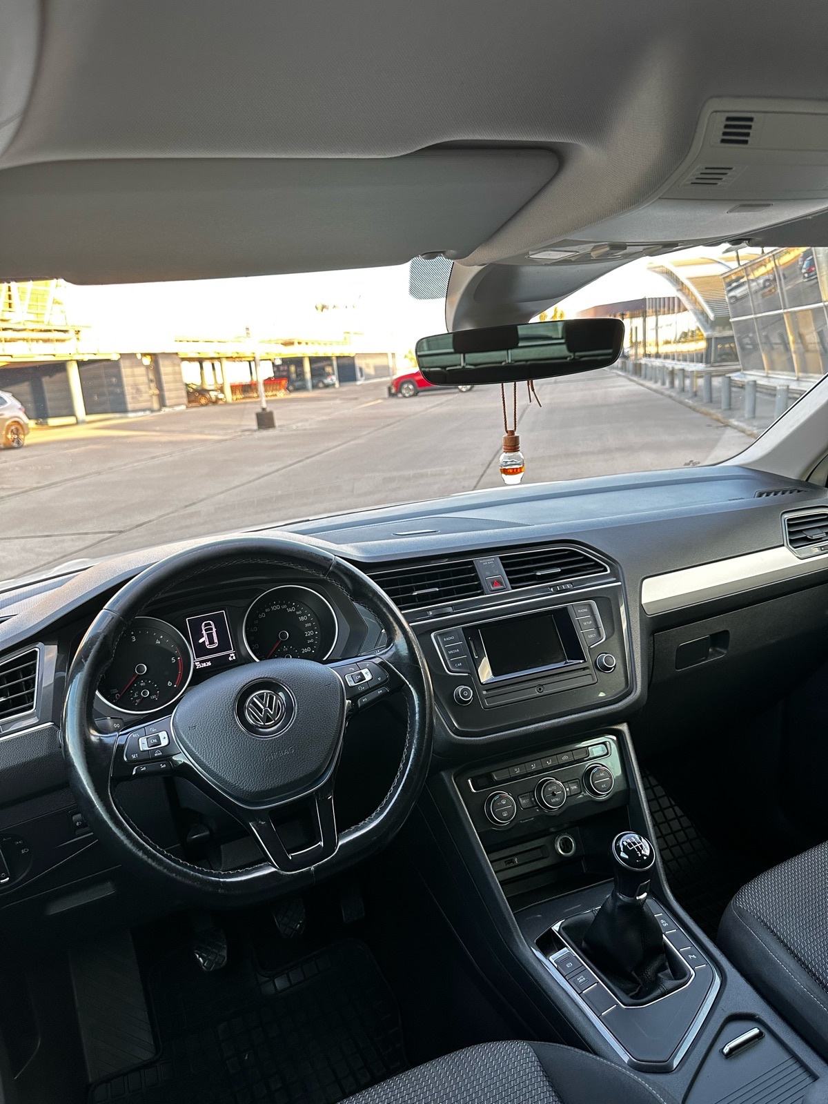 VW Tiguan 2,0 TDI*Hr.Auto*Reg.04/2027*Servisna*Veliki servis*, fotografija 10
