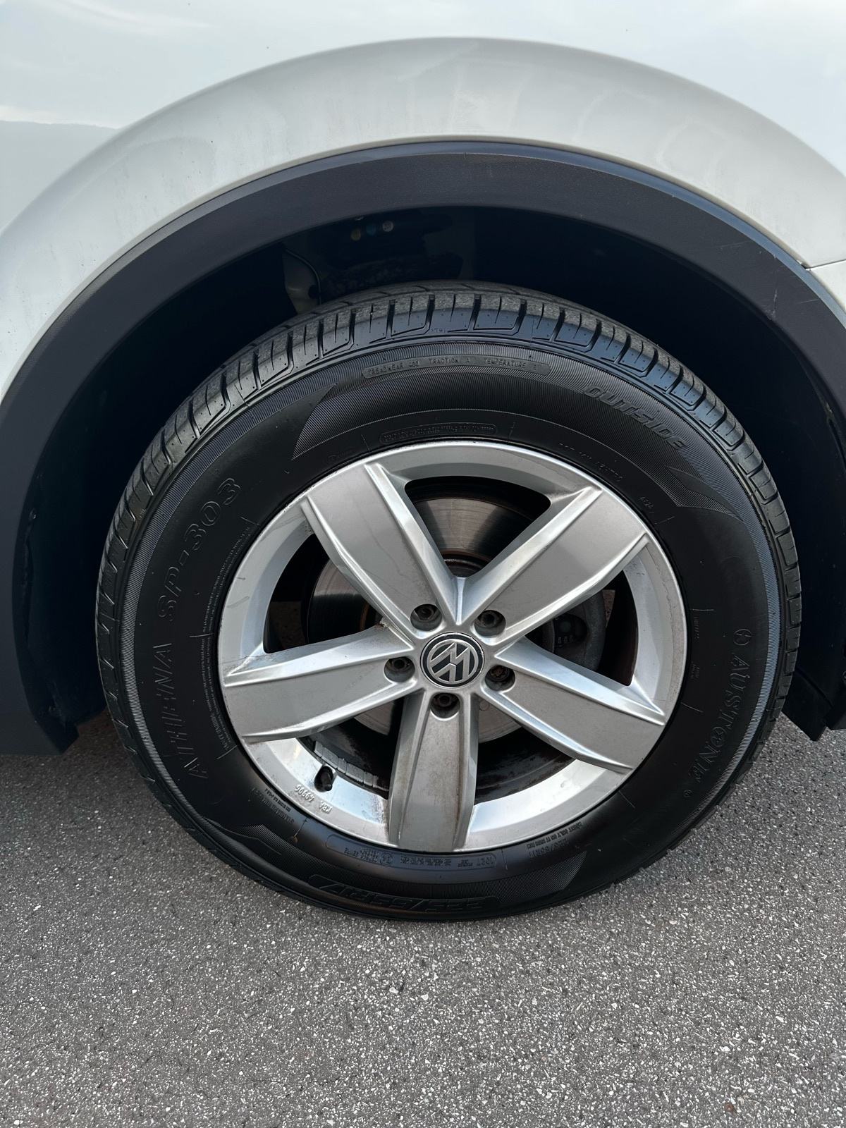 VW Tiguan 2,0 TDI*Hr.Auto*Reg.04/2027*Servisna*Veliki servis*, fotografija 18