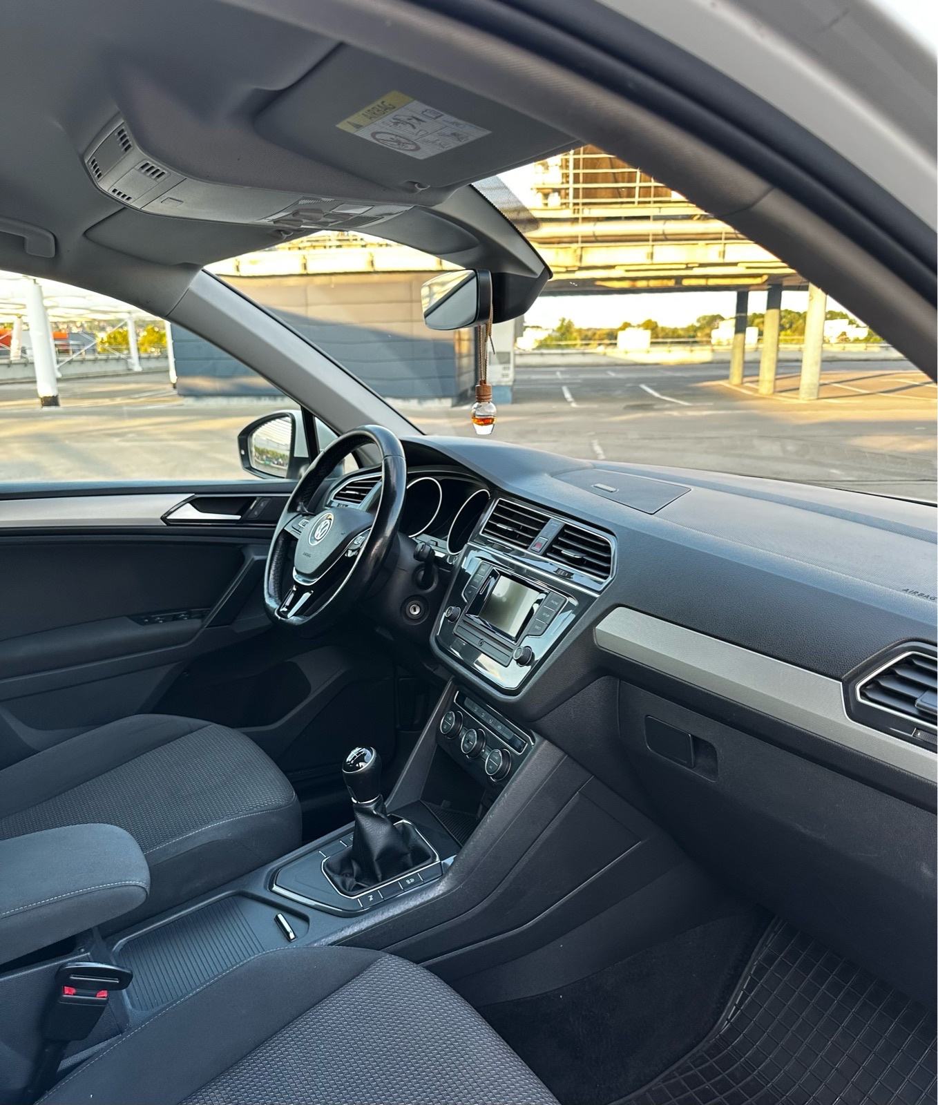 VW Tiguan 2,0 TDI*Hr.Auto*Reg.04/2027*Servisna*Veliki servis*, fotografija 12