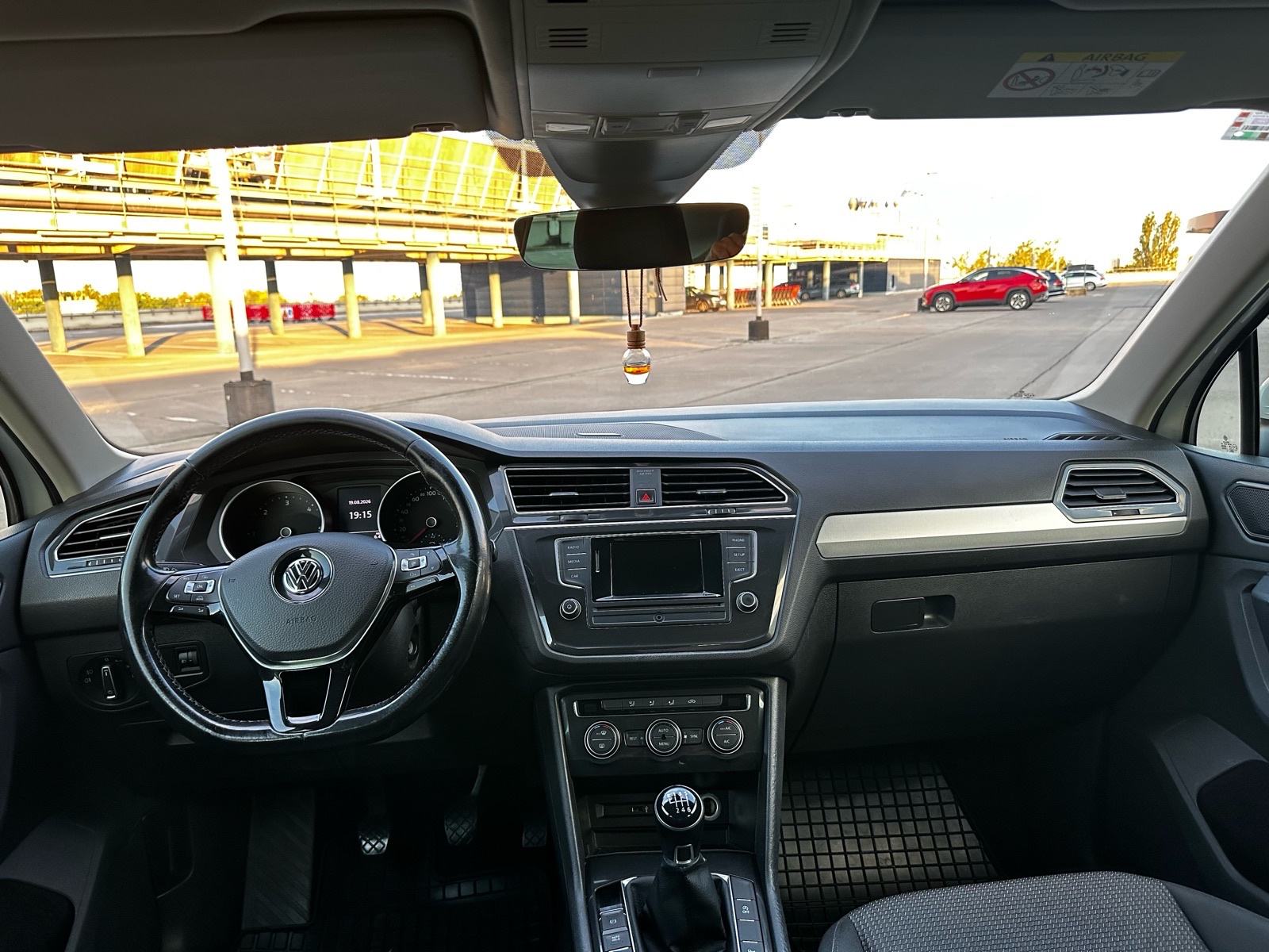 VW Tiguan 2,0 TDI*Hr.Auto*Reg.04/2027*Servisna*Veliki servis*, fotografija 13