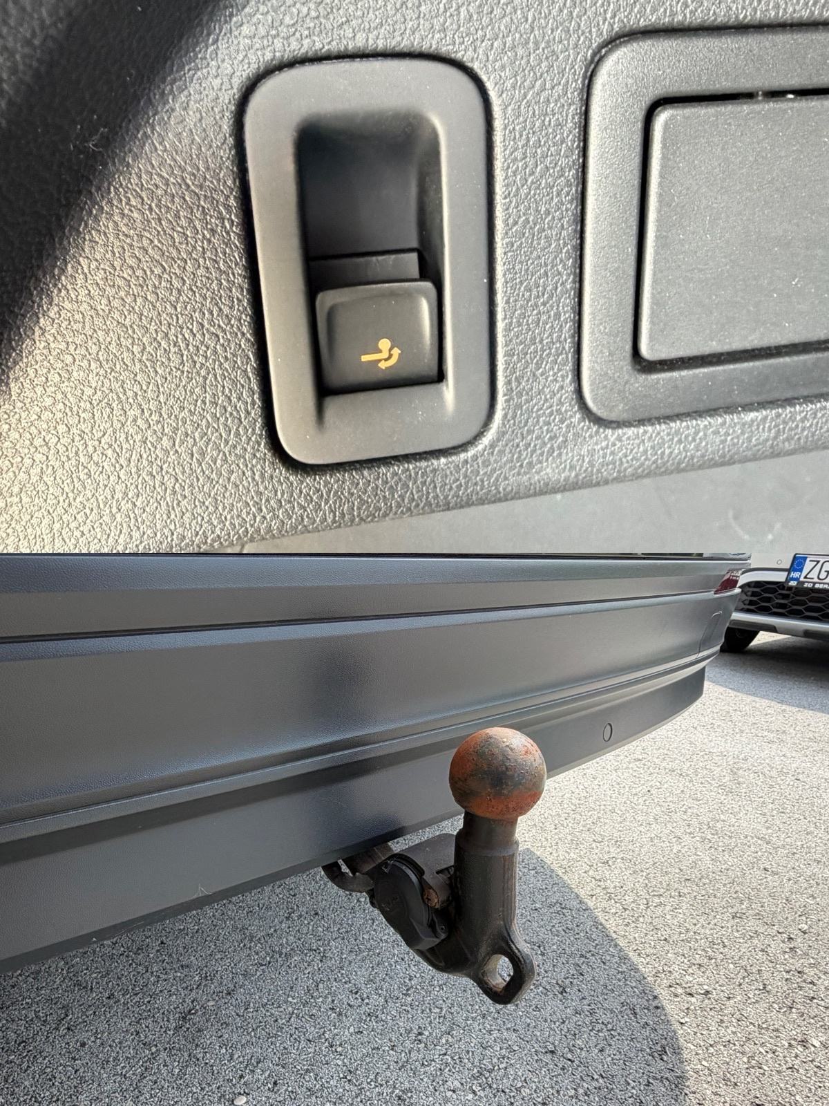 VW Tiguan 2,0 TDI IQ DRIVE *49tkm* *TOP OPREMA!* *1.Vlasnik!* Servisna, fotografija 13