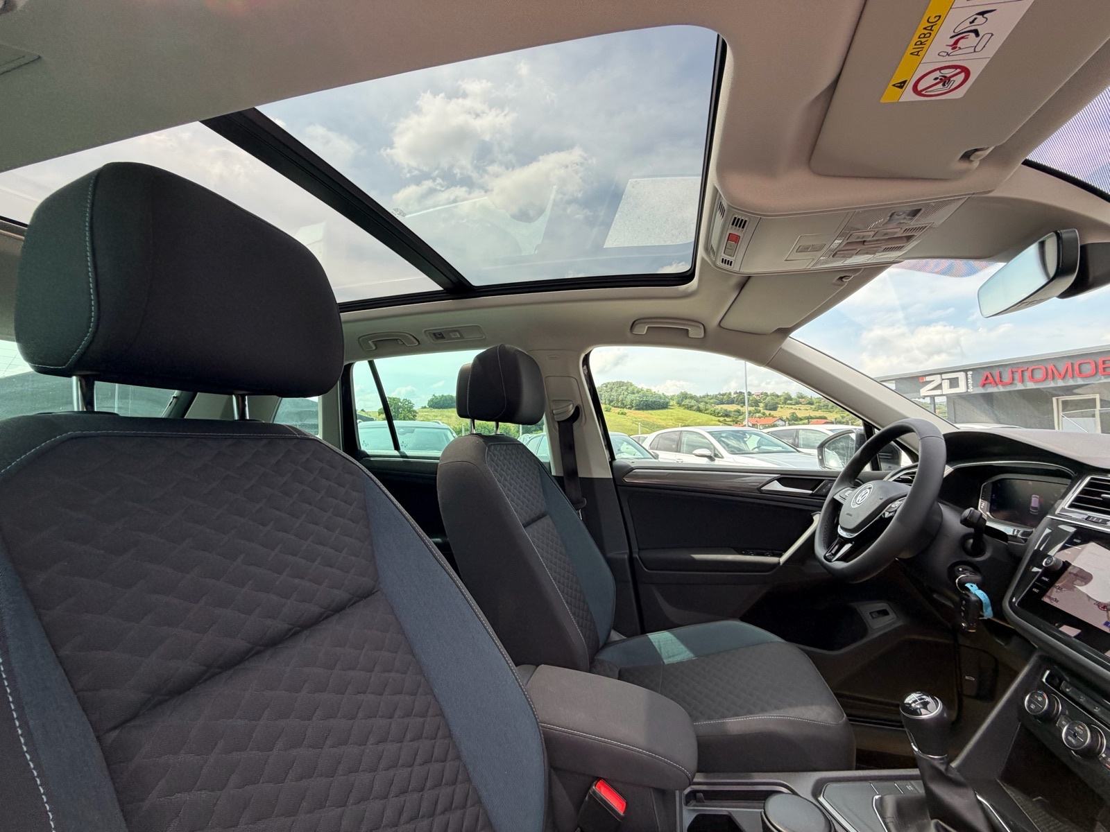 VW Tiguan 2,0 TDI IQ DRIVE *49tkm* *TOP OPREMA!* *1.Vlasnik!* Servisna, fotografija 18