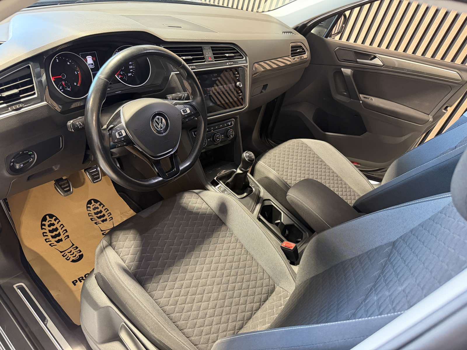 VW Tiguan 2,0 TDI JOIN *ACC - LANE ASSIST - 12 MJ JAMSTVO*, fotografija 13