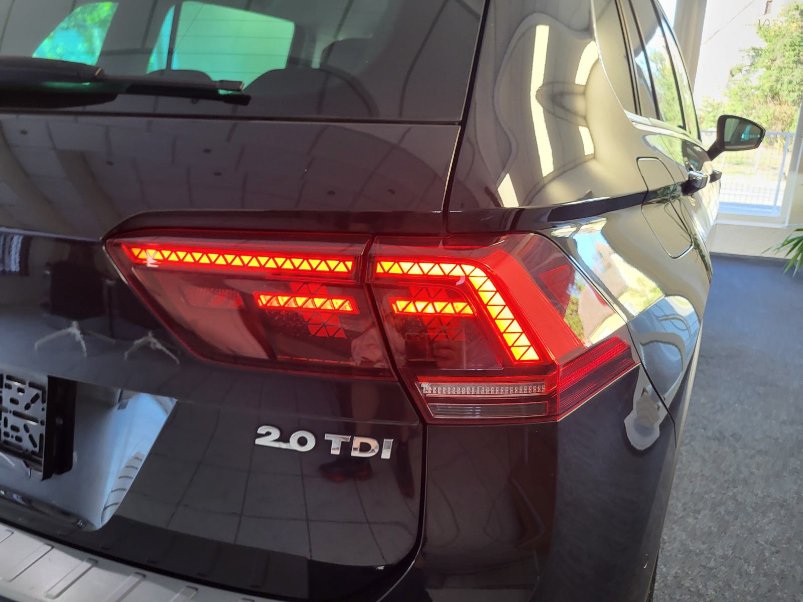 VW TIGUAN 2.0 TDI KLIMA U 3 ZONE ALKANTARA LED+XENON NAVI REG 08/2027, fotografija 9