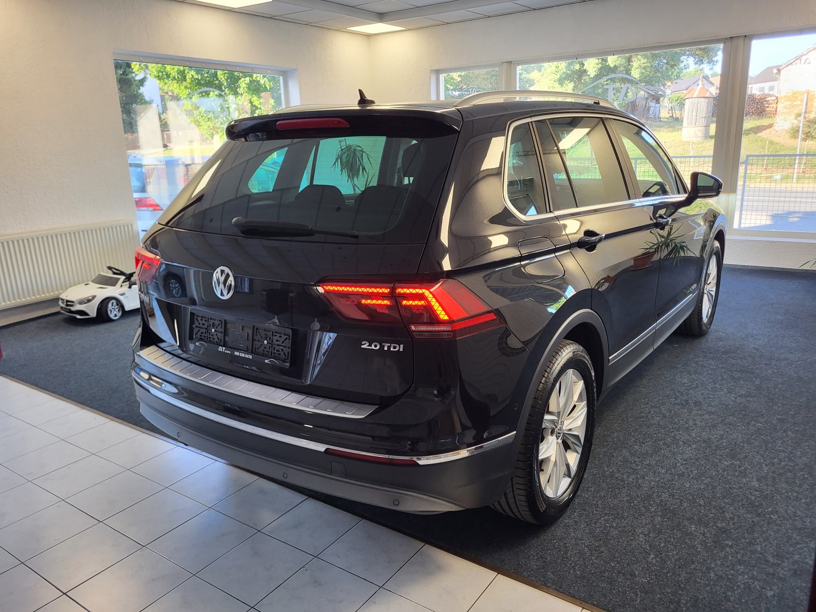 VW TIGUAN 2.0 TDI KLIMA U 3 ZONE ALKANTARA LED+XENON NAVI REG 08/2027, fotografija 8