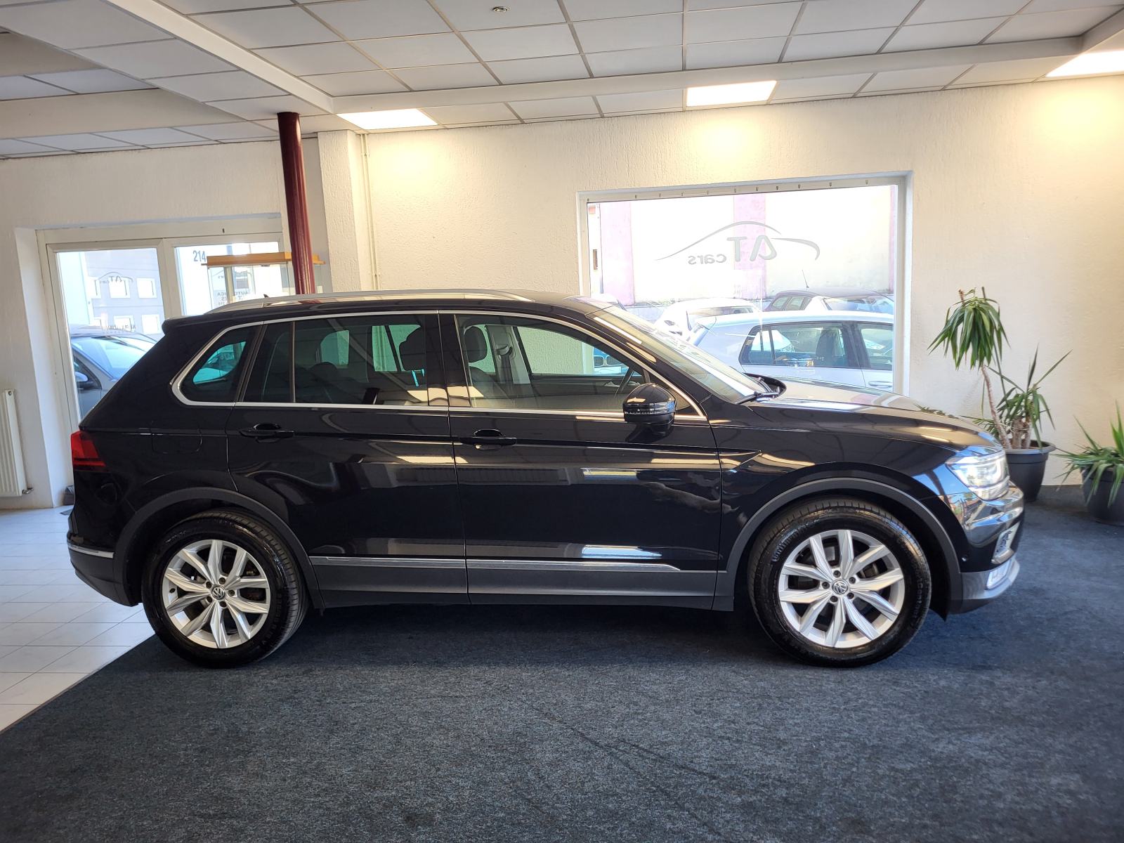 VW TIGUAN 2.0 TDI KLIMA U 3 ZONE ALKANTARA LED+XENON NAVI REG 08/2027, fotografija 7