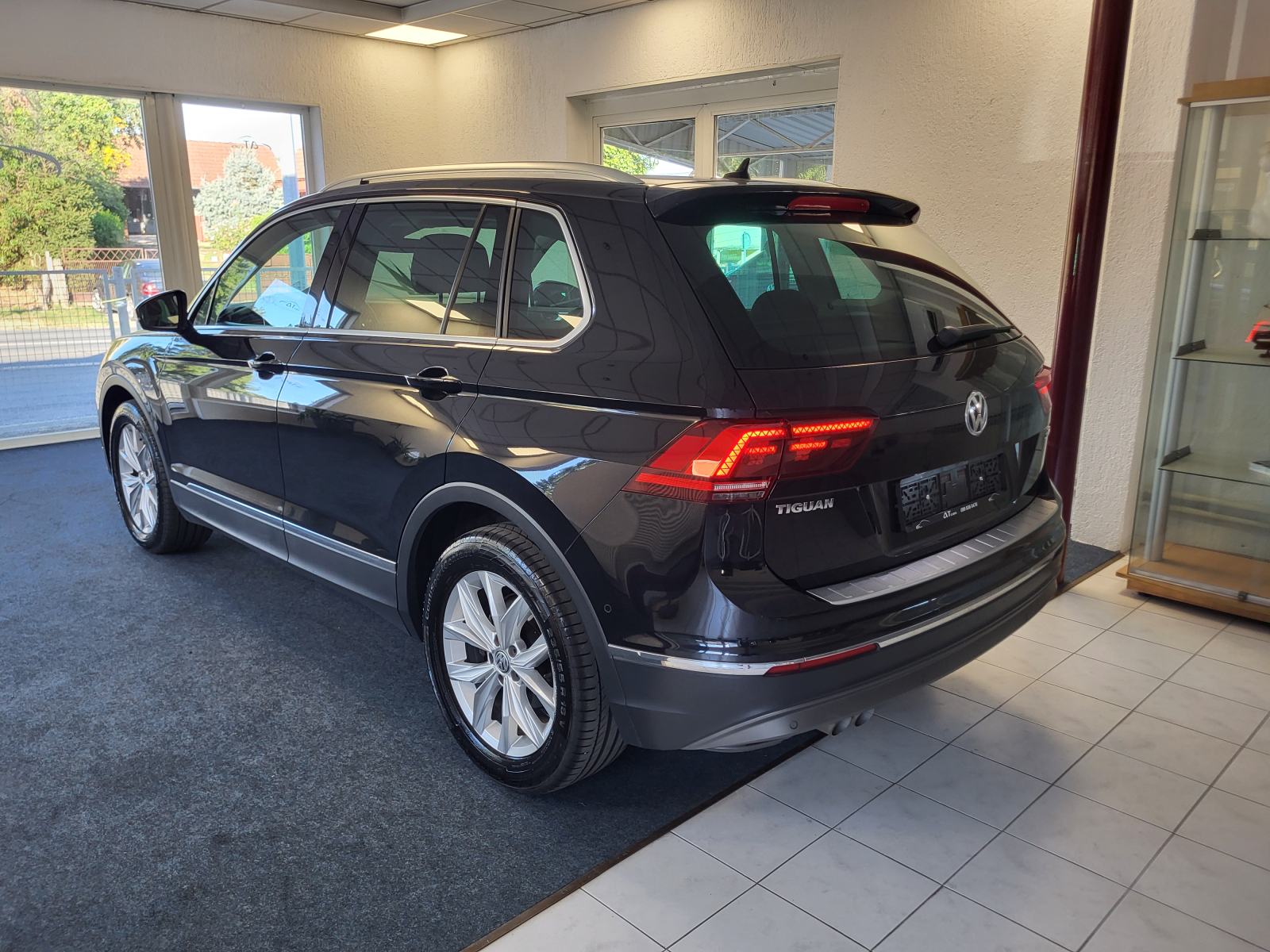 VW TIGUAN 2.0 TDI KLIMA U 3 ZONE ALKANTARA LED+XENON NAVI REG 08/2027, fotografija 11