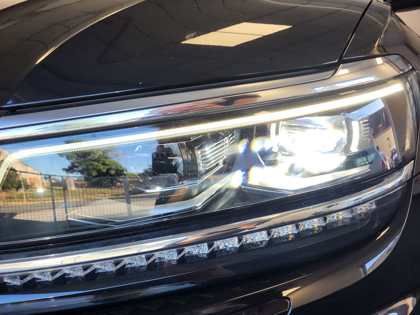 VW TIGUAN 2.0 TDI KLIMA U 3 ZONE ALKANTARA LED+XENON NAVI REG 08/2027, fotografija 5