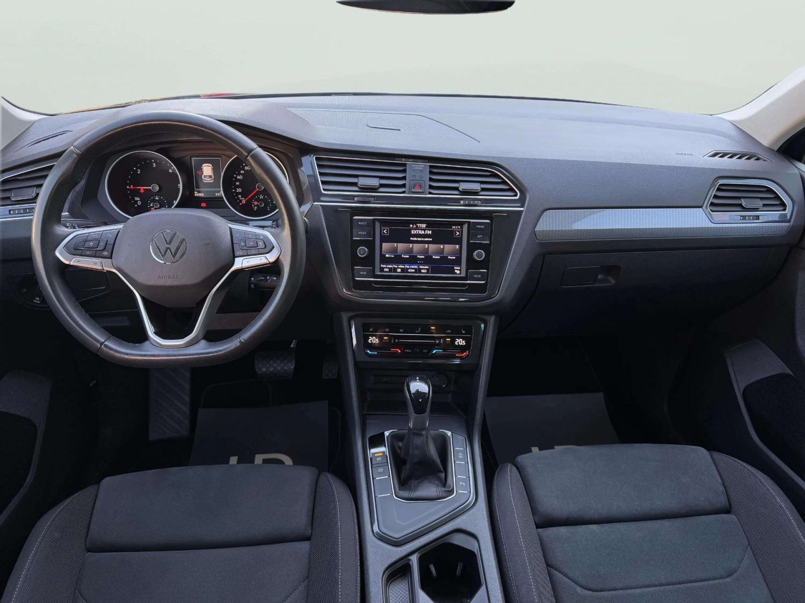 VW TIGUAN 2,0 TDI Life DSG*GR.SJEDALA/VOLAN**SERVISNA**1.VL**, fotografija 9