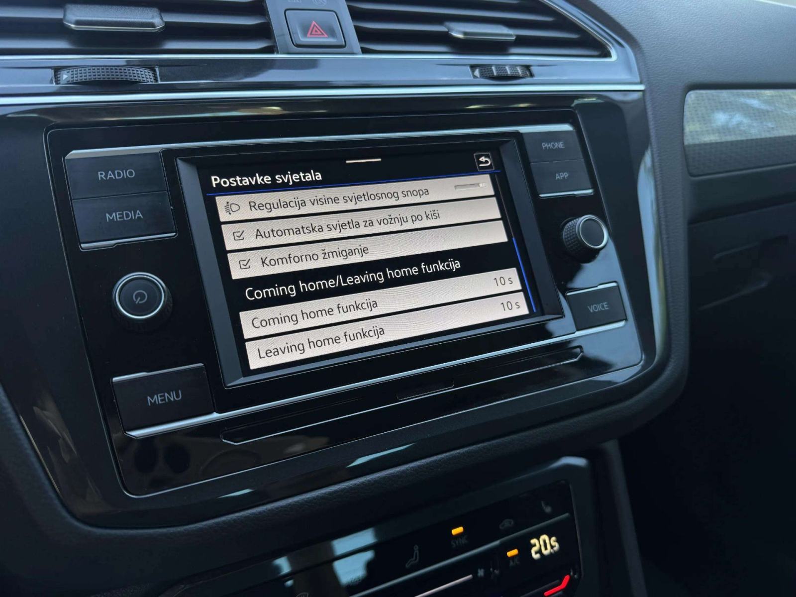 VW TIGUAN 2,0 TDI Life DSG*GR.SJEDALA/VOLAN**SERVISNA**1.VL**, fotografija 18