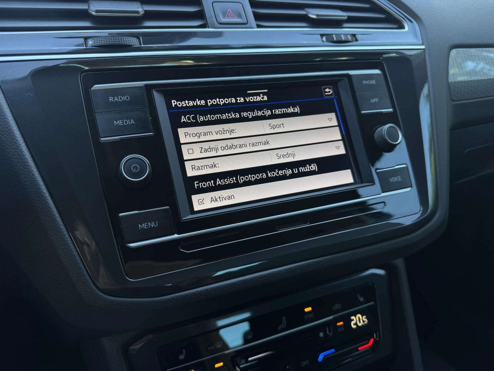 VW TIGUAN 2,0 TDI Life DSG*GR.SJEDALA/VOLAN**SERVISNA**1.VL**, fotografija 19