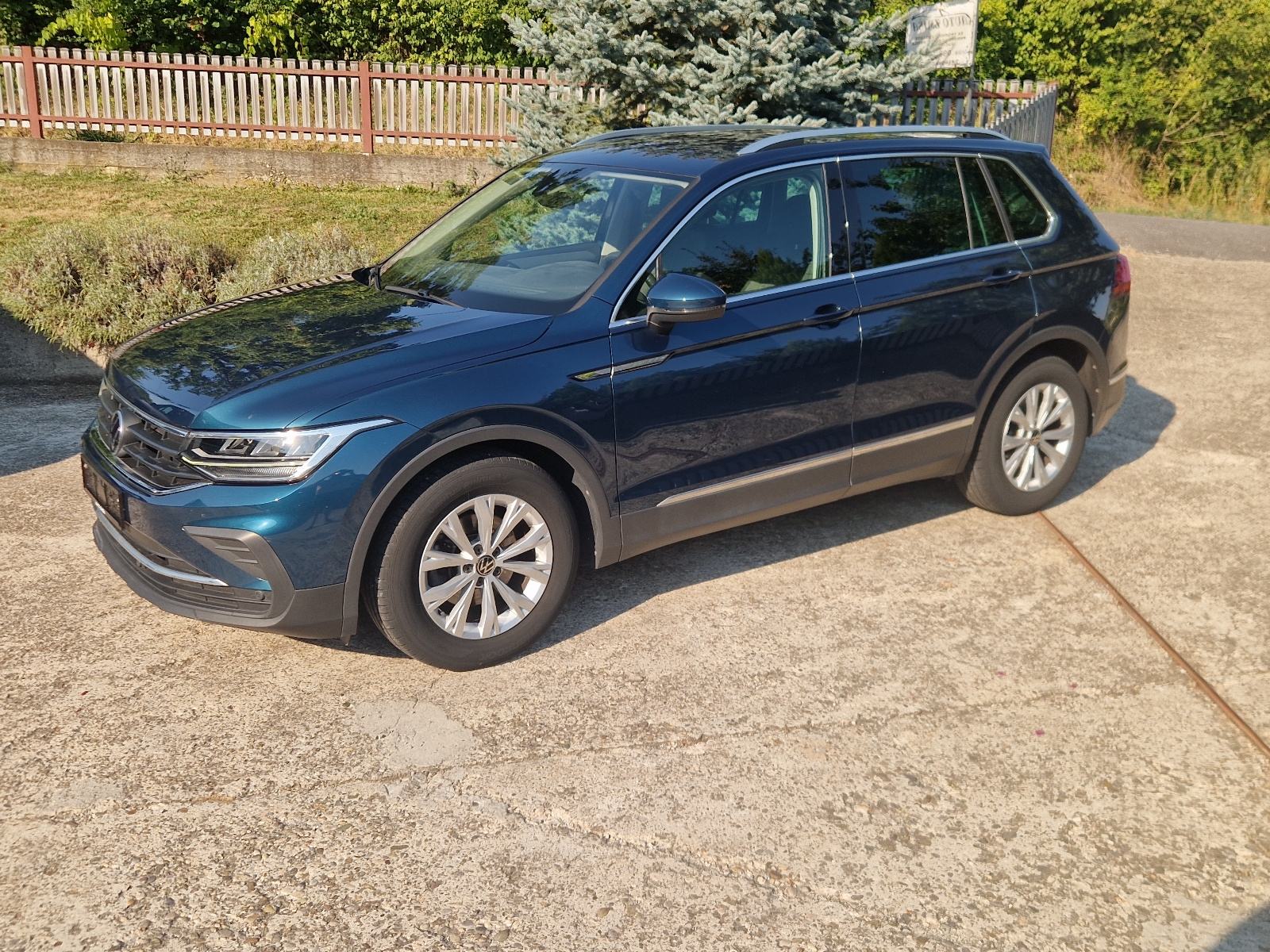 VW Tiguan 2,0 TDI LIFE, fotografija 1