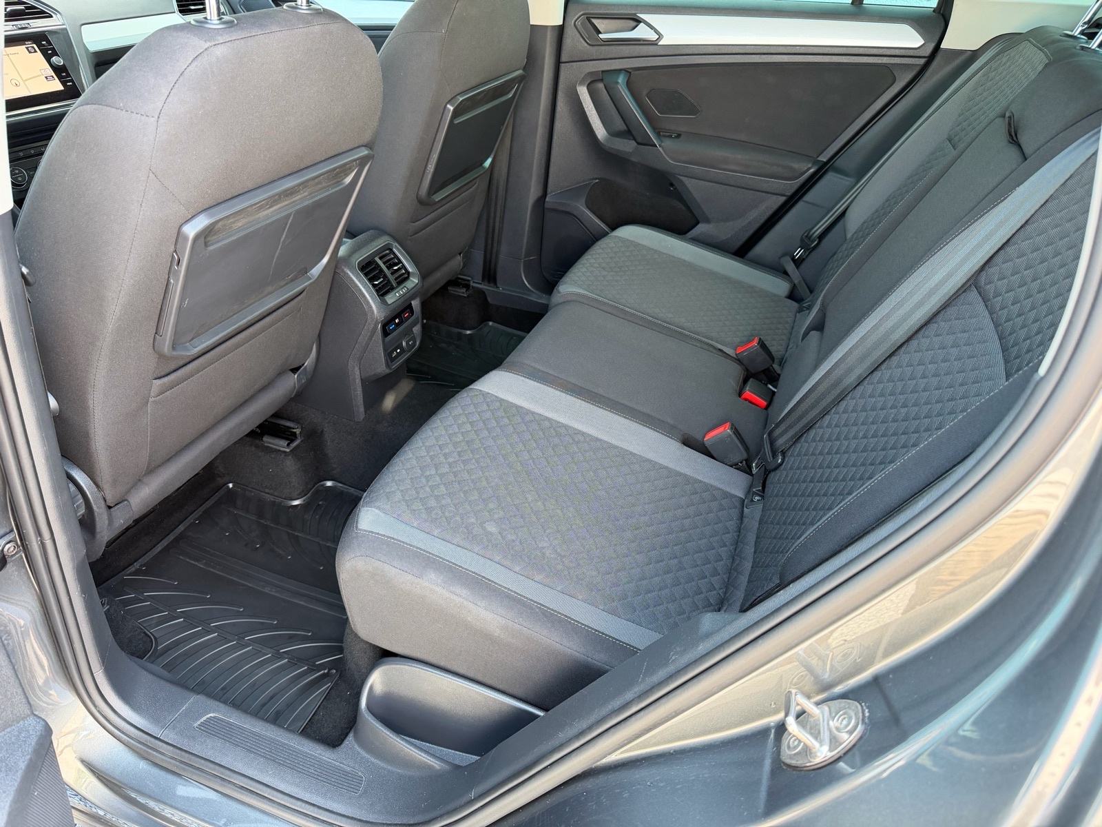 VW Tiguan 2,0 TDI navigacija/tempomat/a.klima/veliki servis, fotografija 16