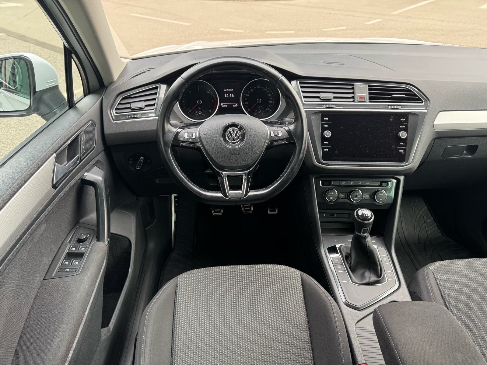 VW Tiguan 2,0 TDI *NIJE UVOZ,REG 03/27,2xKLJUČA,ORIGINAL KM,SERVISNA*, fotografija 10