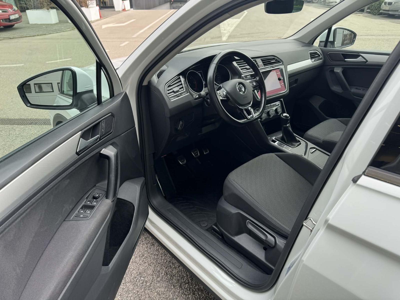 VW Tiguan 2,0 TDI *NIJE UVOZ,REG 03/27,2xKLJUČA,ORIGINAL KM,SERVISNA*, fotografija 9