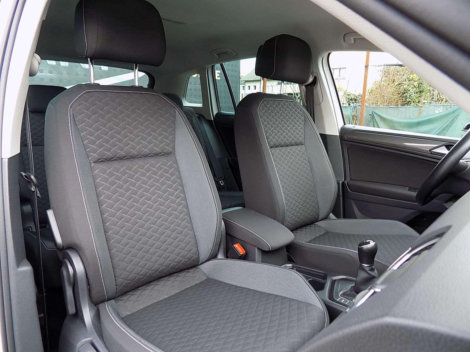 VW Tiguan 2,0 TDI / R LINE / LED / NAVI / ALU 19" / PDC / JAMSTVO, fotografija 14
