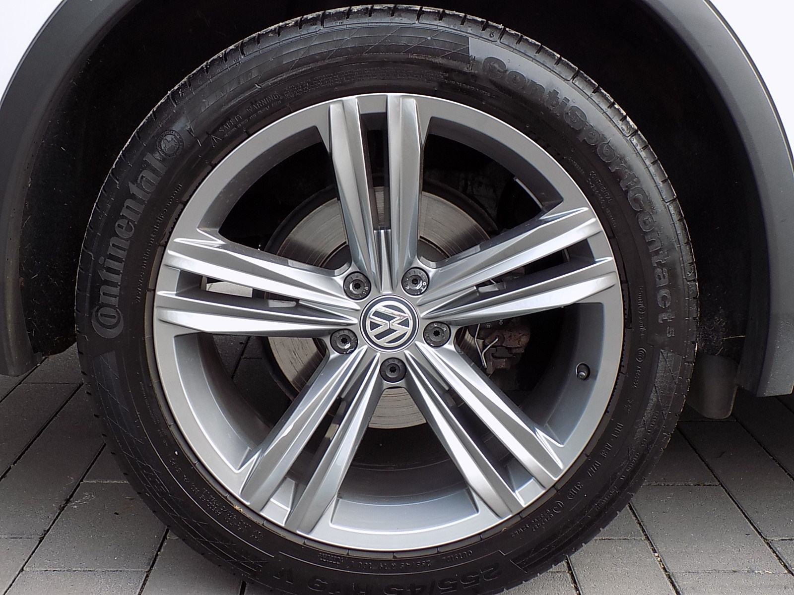 VW Tiguan 2,0 TDI / R LINE / LED / NAVI / ALU 19" / PDC / JAMSTVO, fotografija 15
