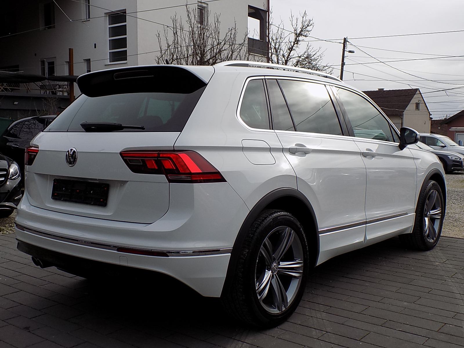 VW Tiguan 2,0 TDI / R LINE / LED / NAVI / ALU 19" / PDC / JAMSTVO, fotografija 6