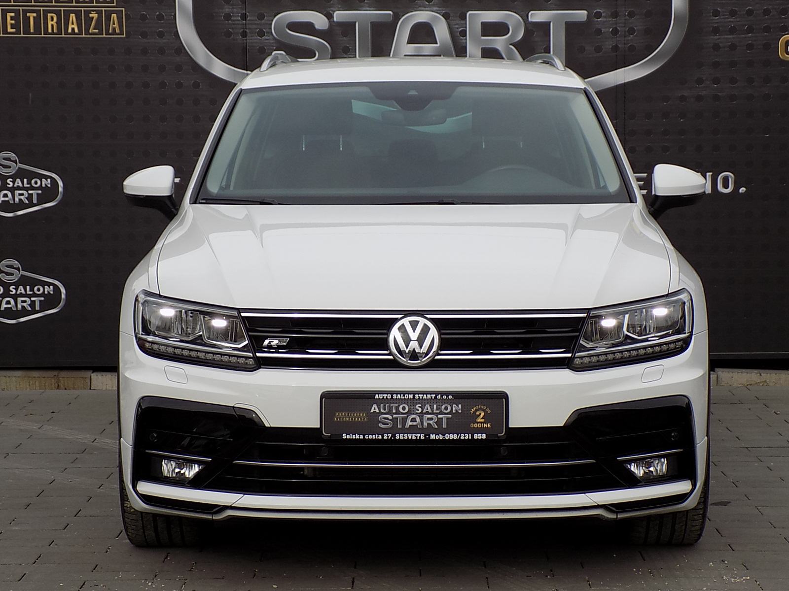 VW Tiguan 2,0 TDI / R LINE / LED / NAVI / ALU 19" / PDC / JAMSTVO, fotografija 2
