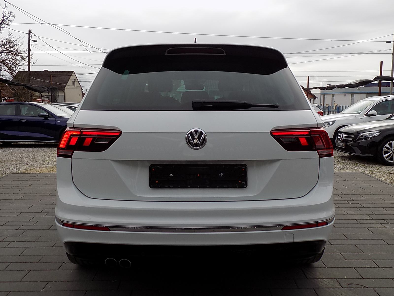 VW Tiguan 2,0 TDI / R LINE / LED / NAVI / ALU 19" / PDC / JAMSTVO, fotografija 8