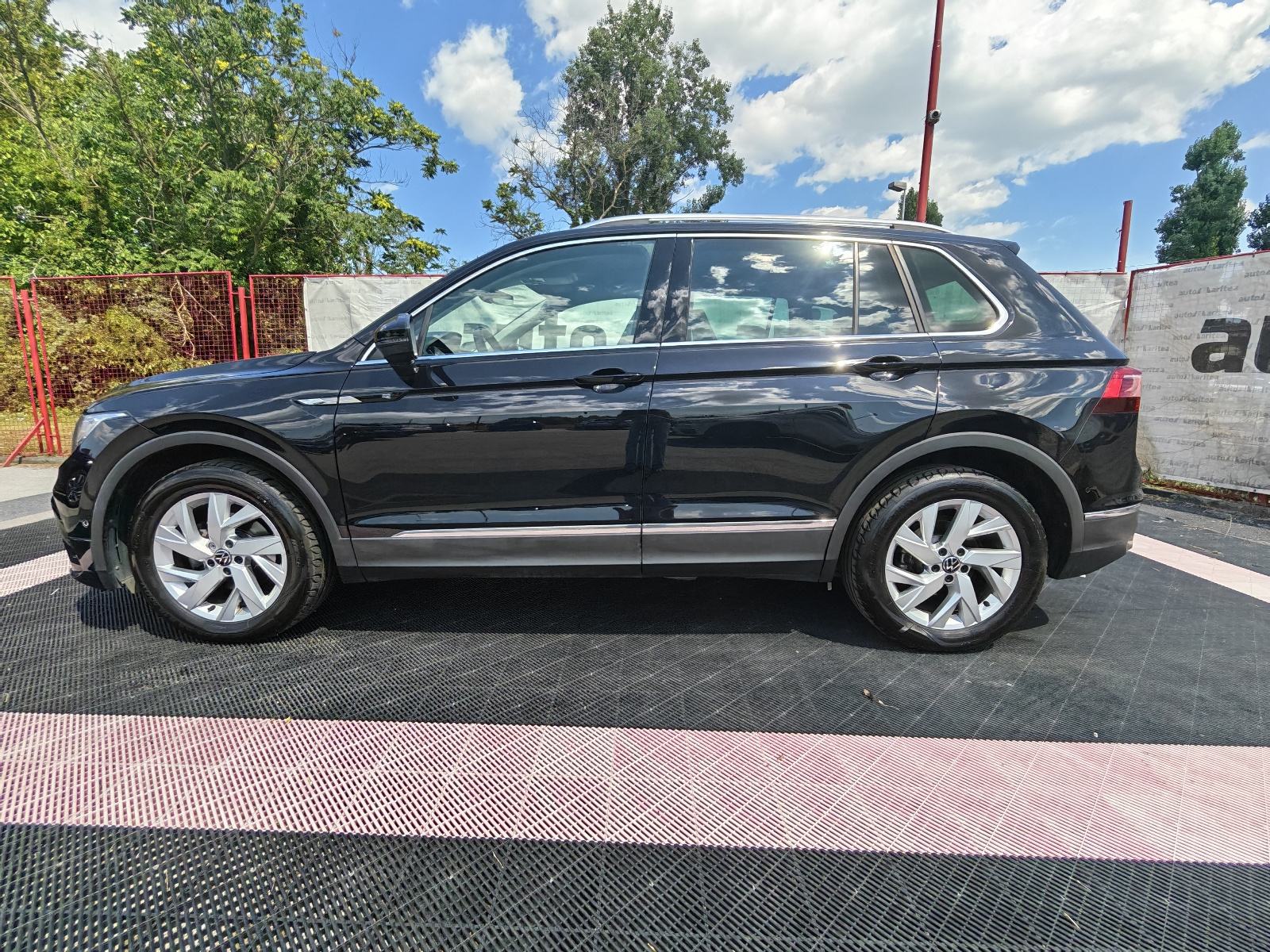 VW Tiguan 2,0 TDI* R -LINE* Dsg, Led, Kamera, Koža, Alu"18*Garancija*, fotografija 4