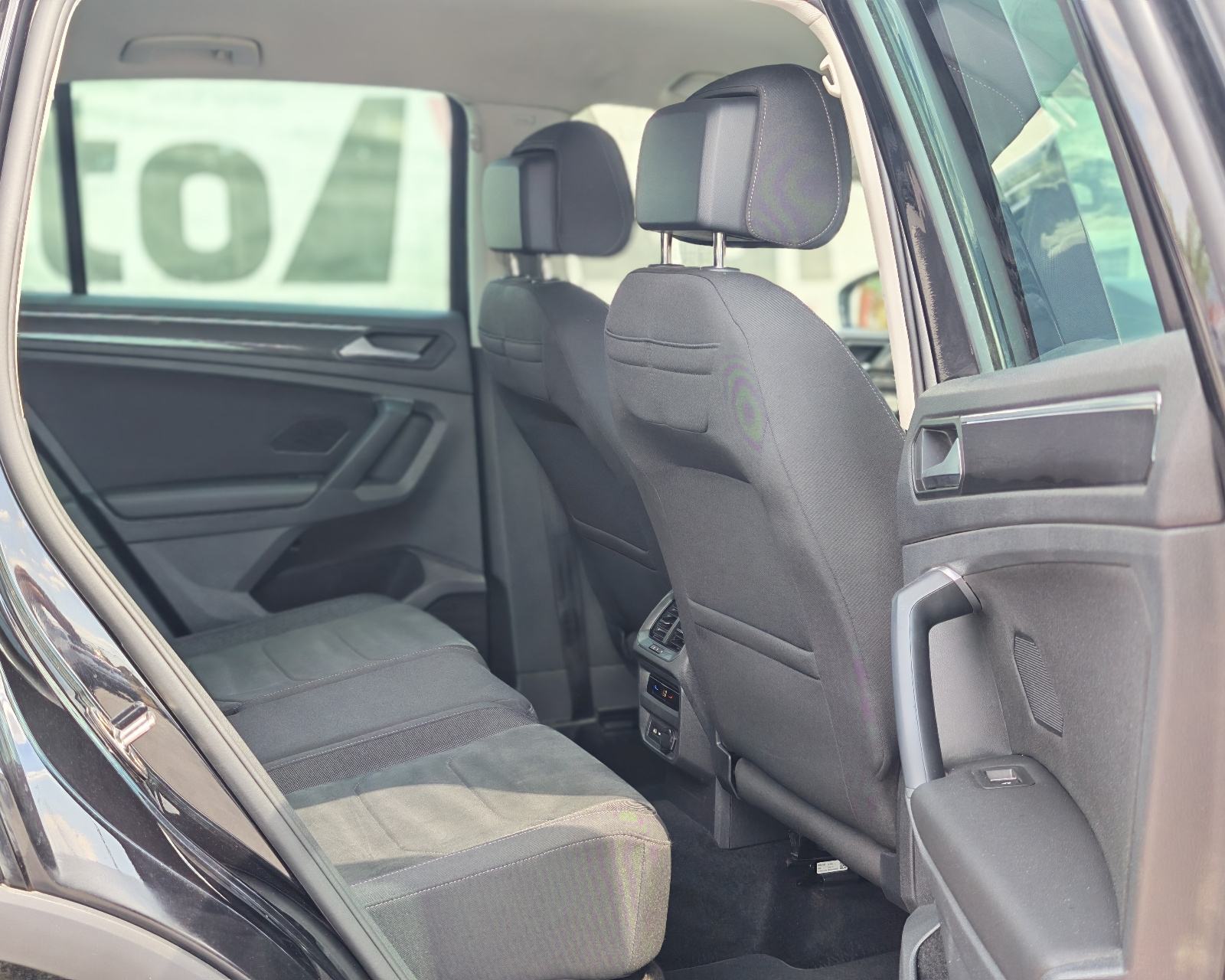 VW Tiguan 2,0 TDI* R -LINE* Dsg, Led, Kamera, Koža, Alu"18*Garancija*, fotografija 8