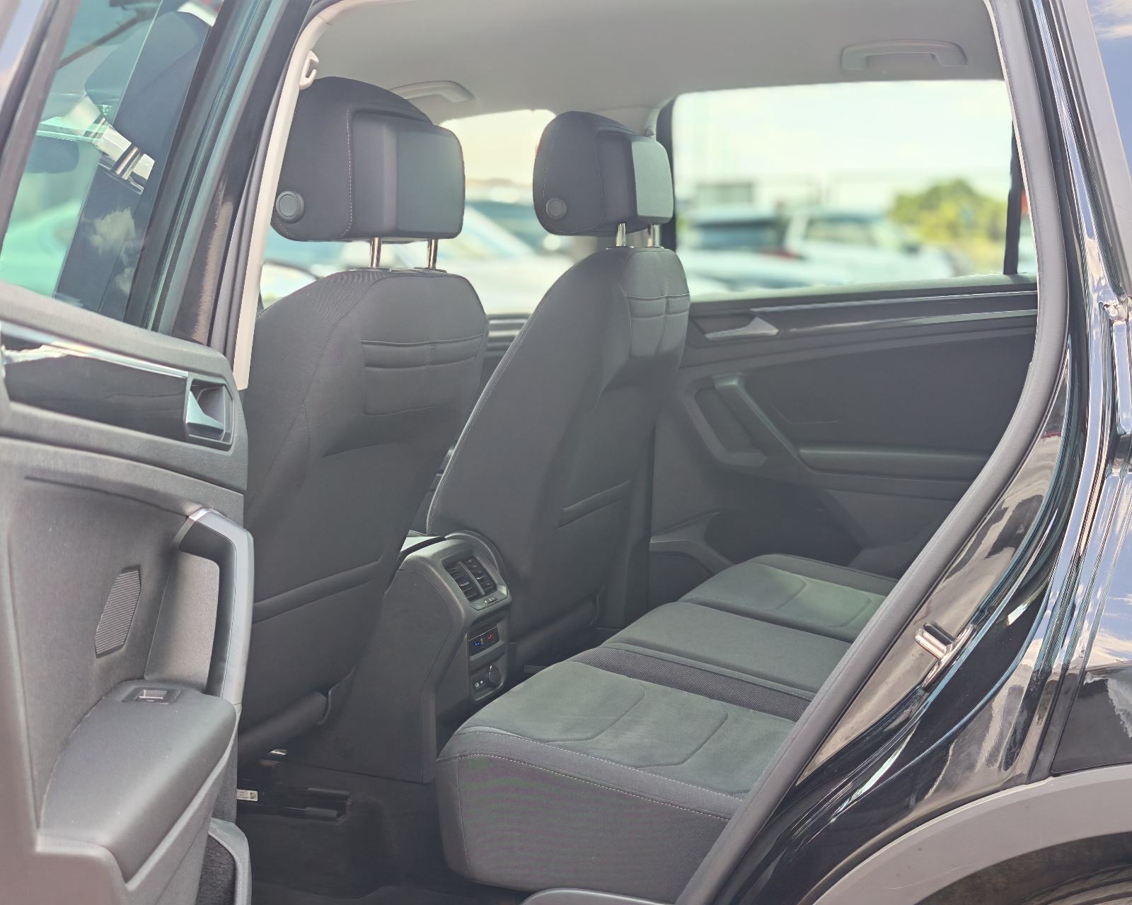 VW Tiguan 2,0 TDI* R -LINE* Dsg, Led, Kamera, Koža, Alu"18*Garancija*, fotografija 7