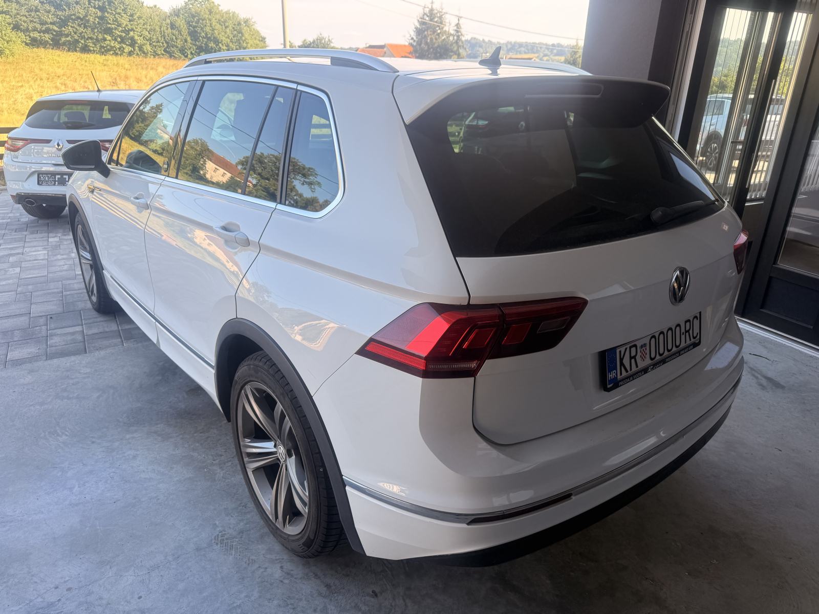 VW Tiguan 2,0 TDI⭐R LINE⭐SOUND⭐DSG⭐navigacija⭐kamera⭐adaptivni temp, fotografija 3