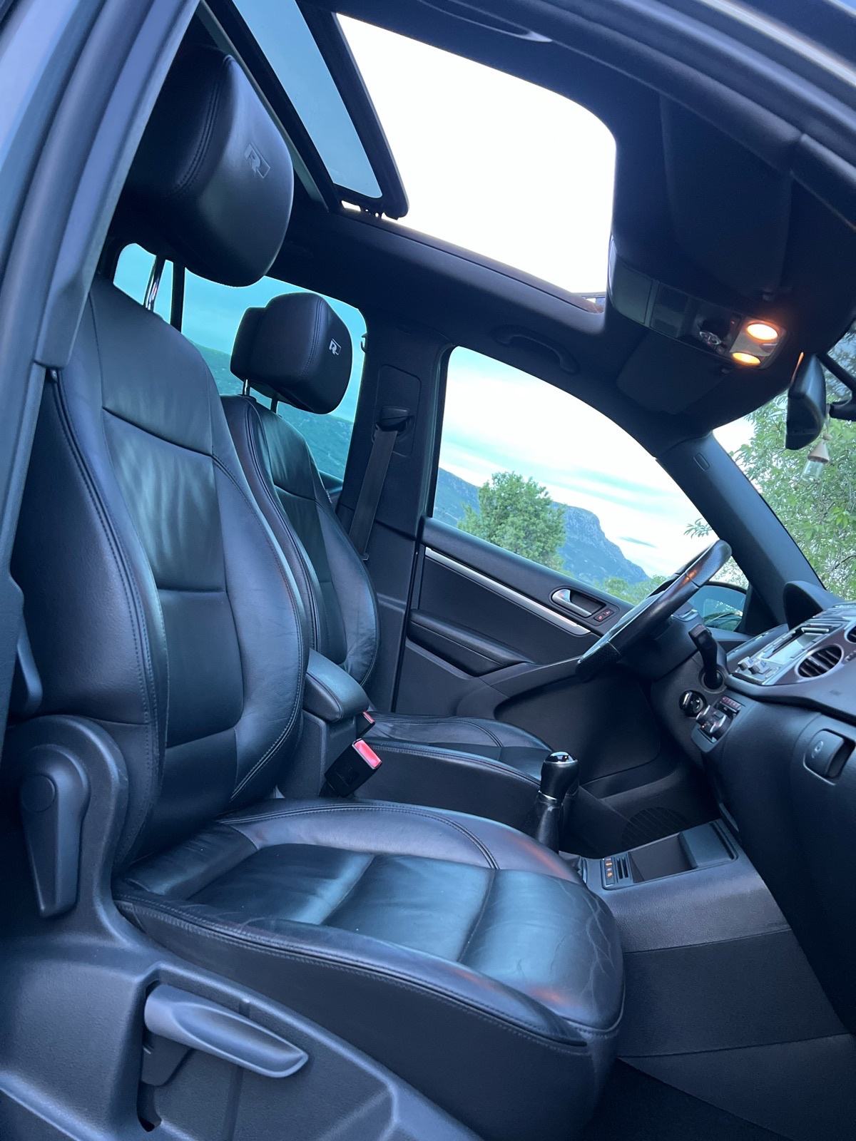 VW TIGUAN 2.0 TDI R-LINE FUL OPREMA TOP STANJE, fotografija 12